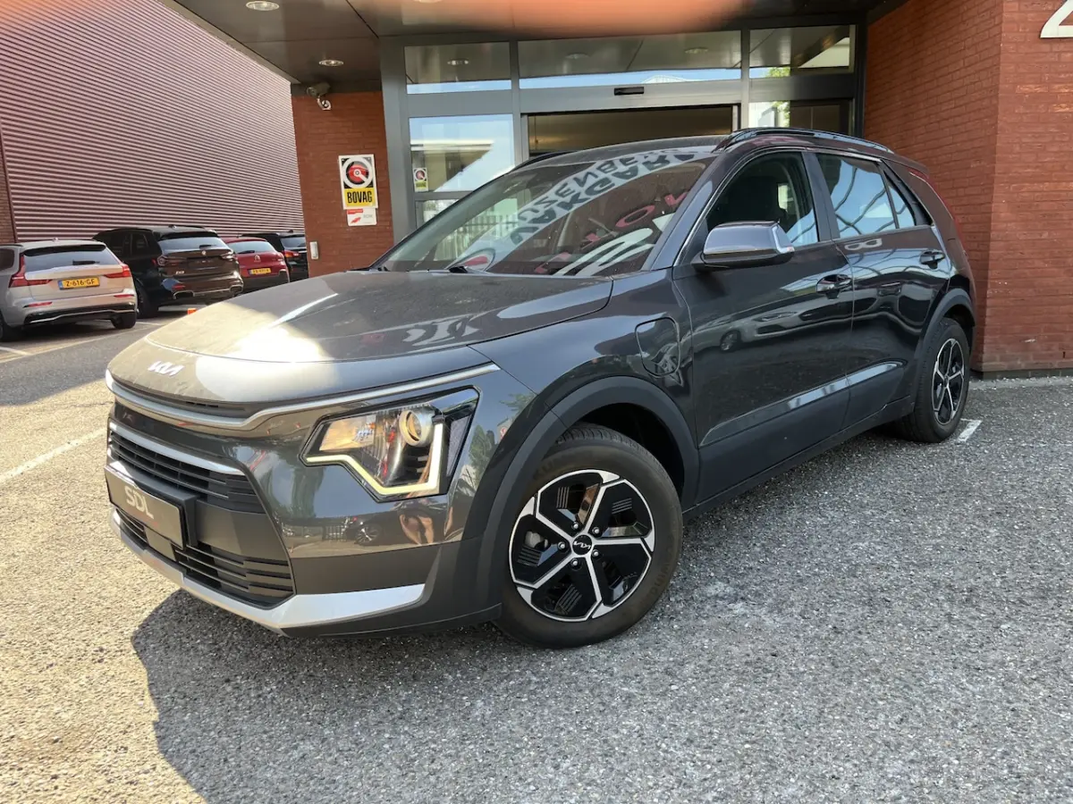 1.6 GDi Hybrid DynamicLine // ADAPT. CRUISE // LED // CAMERA+SENSOREN // NAVI+CARPLAY // S