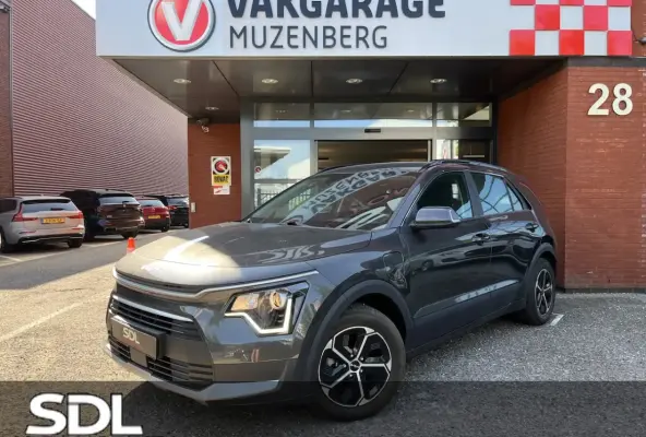 1.6 GDi Hybrid DynamicLine // ADAPT. CRUISE // LED // CAMERA+SENSOREN // NAVI+CARPLAY // S