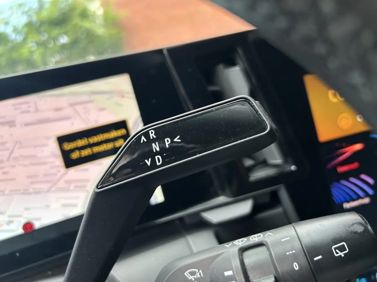 EV40 Techno // NAVI + CARPLAY // FULL LED // CAMERA // CLIMA // STOEL + STUURWIELVERWARMIN