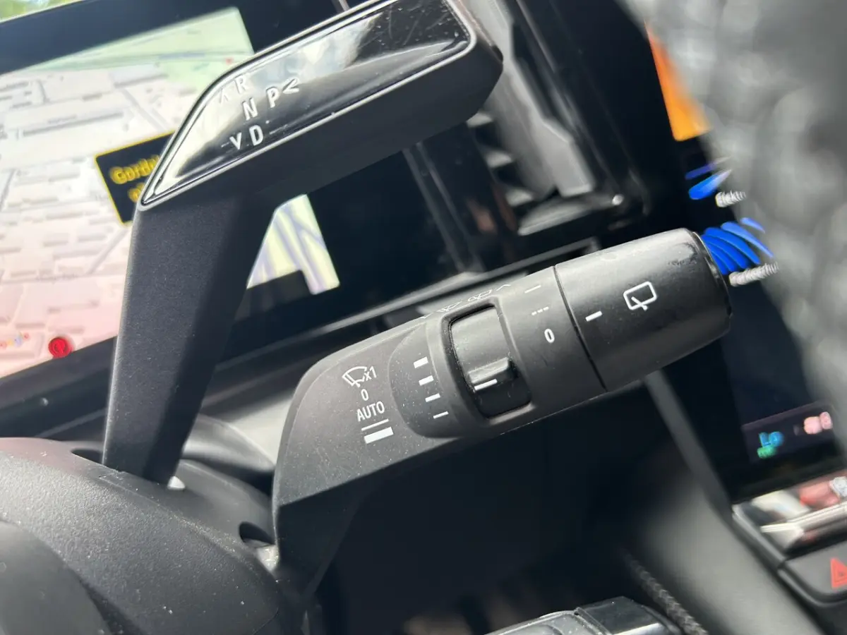 EV40 Techno // NAVI + CARPLAY // FULL LED // CAMERA // CLIMA // STOEL + STUURWIELVERWARMIN