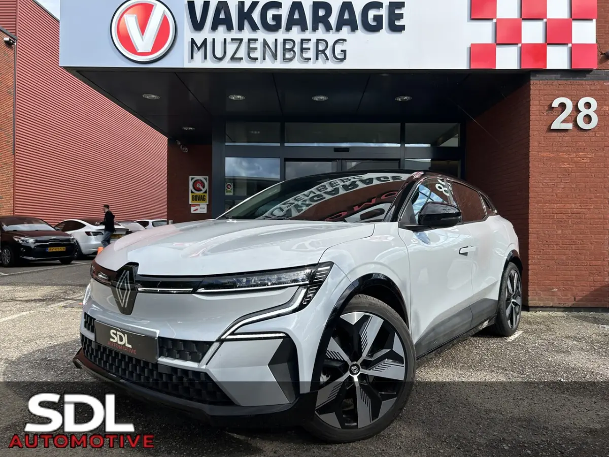 EV40 Techno // NAVI + CARPLAY // FULL LED // CAMERA // CLIMA // STOEL + STUURWIELVERWARMIN