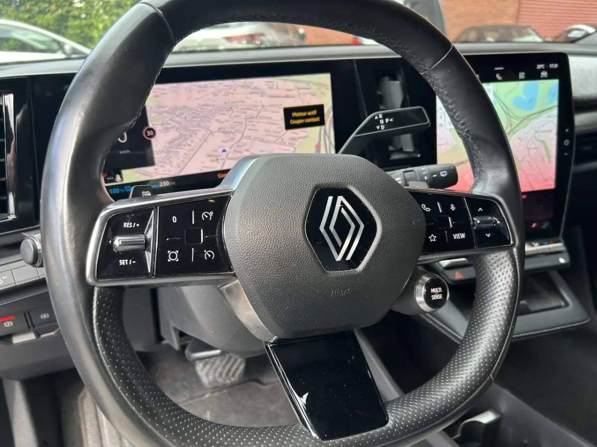 EV40 Techno // NAVI + CARPLAY // FULL LED // CAMERA // CLIMA // STOEL + STUURWIELVERWARMIN