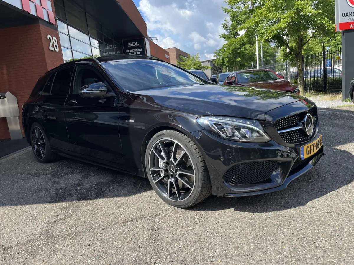 AMG 43 4MATIC // BURMESTER // SCHAALSTOELEN // PANO-SCHUIFDAK // 360 CAMERA // DODEHOEK //