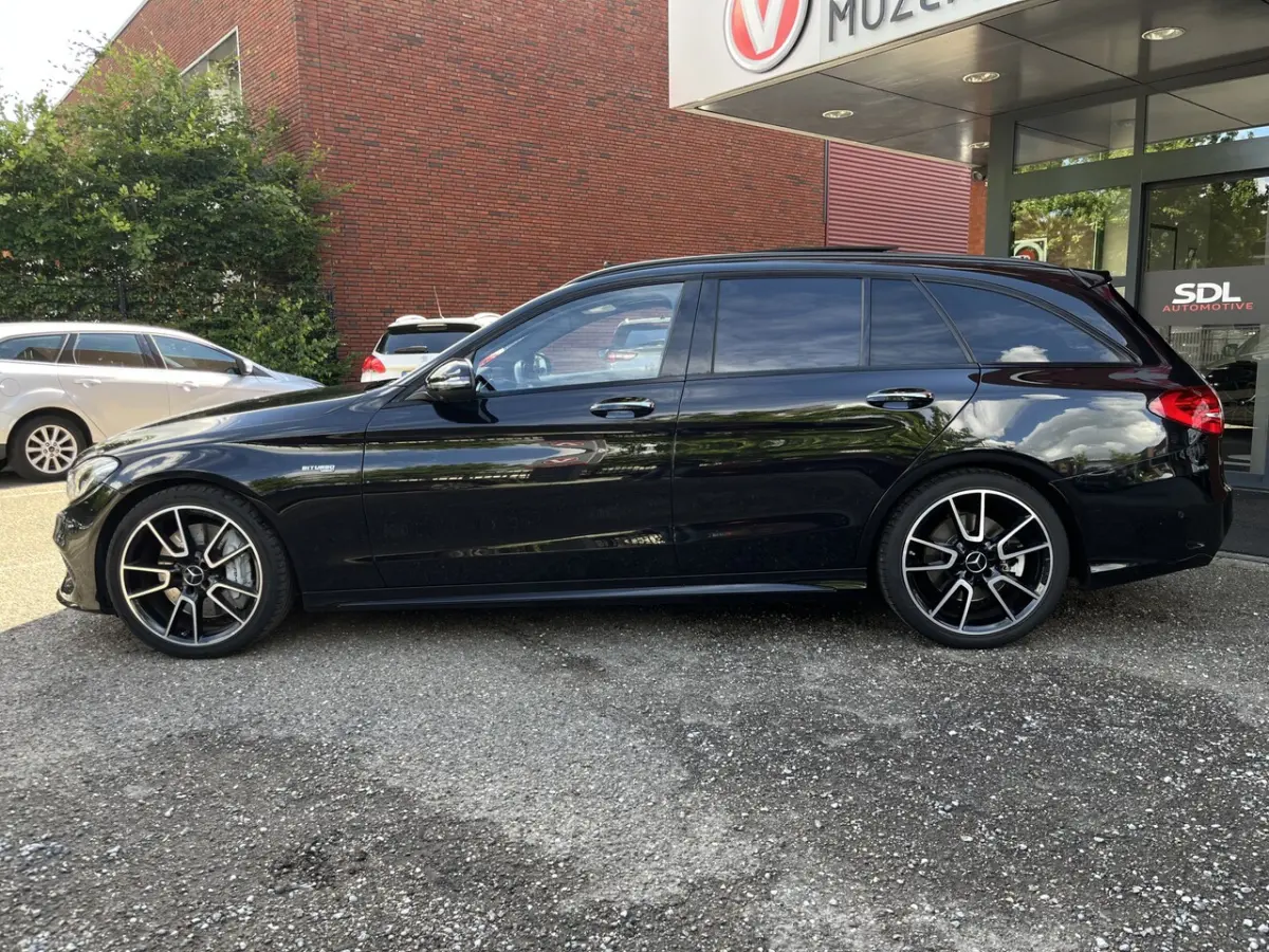 AMG 43 4MATIC // BURMESTER // SCHAALSTOELEN // PANO-SCHUIFDAK // 360 CAMERA // DODEHOEK //