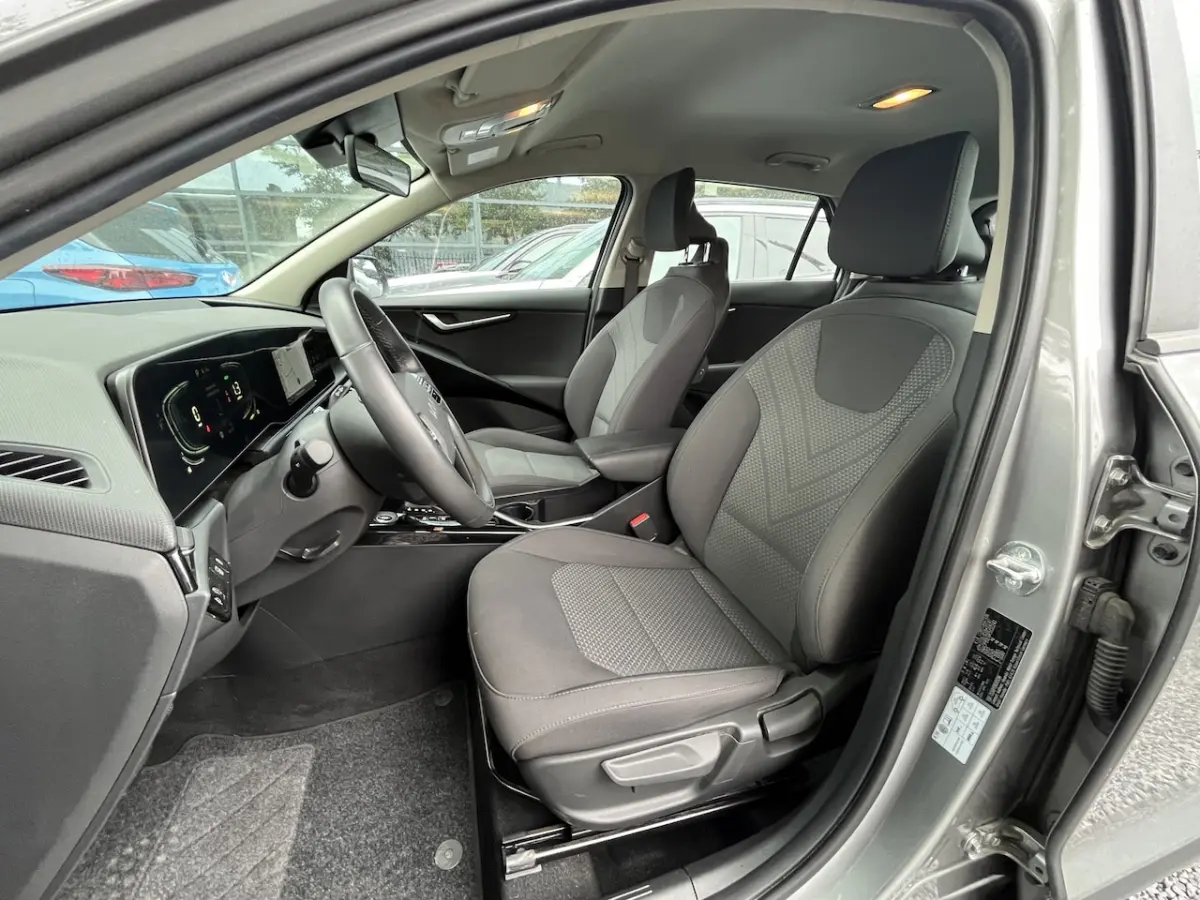 1.6 GDi Hybrid ComfortLine // NAVI // CLIMA // ADAPTIVE CRUISE // CAMERA // KEY LESS // AL
