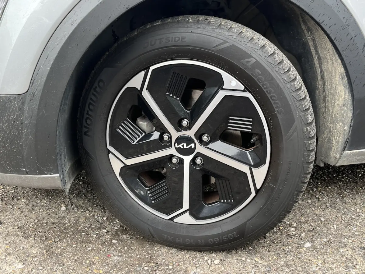 1.6 GDi Hybrid ComfortLine // NAVI // CLIMA // ADAPTIVE CRUISE // CAMERA // KEY LESS // AL