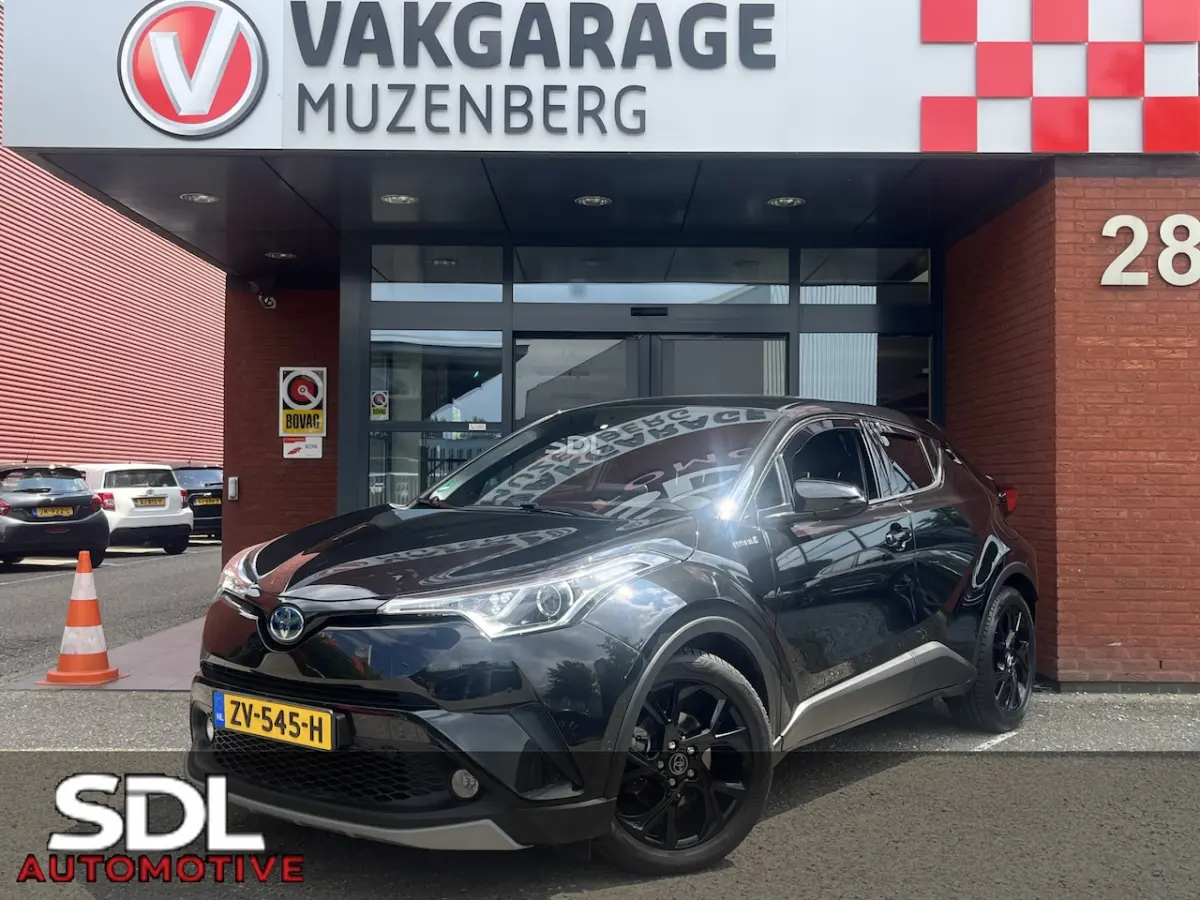 1.8 Hybrid Style // NAVI // CAMERA // ADAPTIVE CRUISE // STOELVERWARMING // CLIMA // TREKH