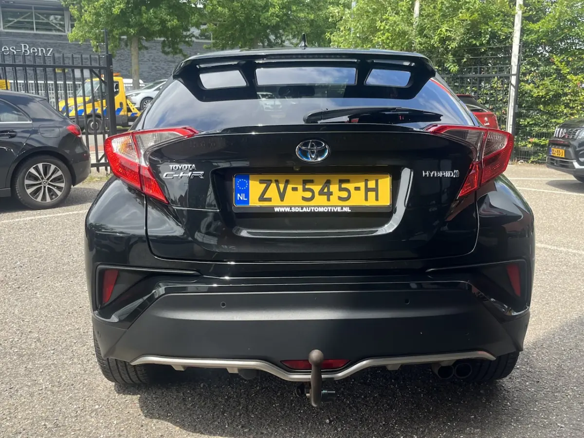 1.8 Hybrid Style // NAVI // CAMERA // ADAPTIVE CRUISE // STOELVERWARMING // CLIMA // TREKH