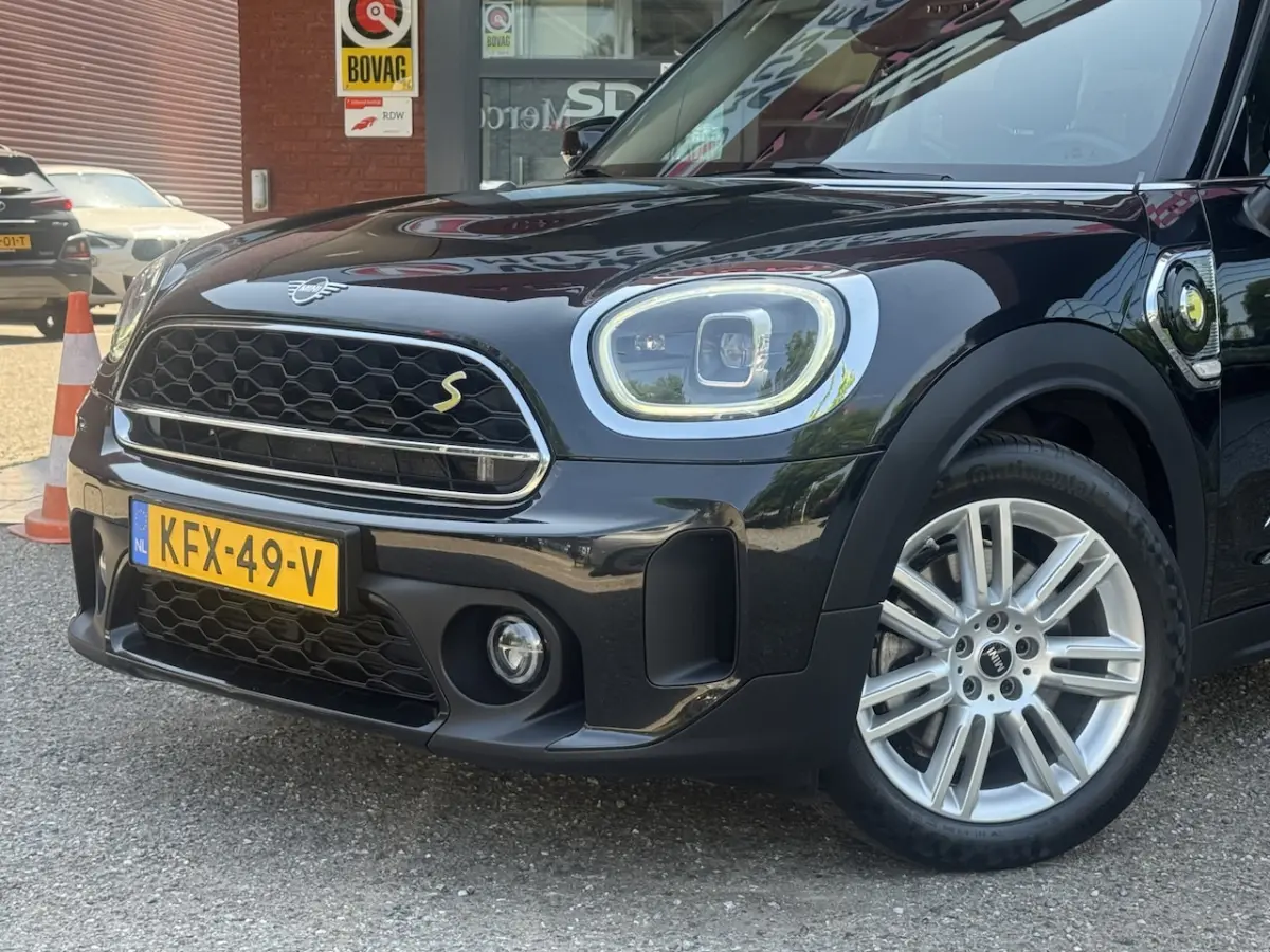 1.5 Cooper S E ALL4 // FULL LED // VOL LEDER // NAVI // CAMERA // PDC // CLIMA // STOELVER