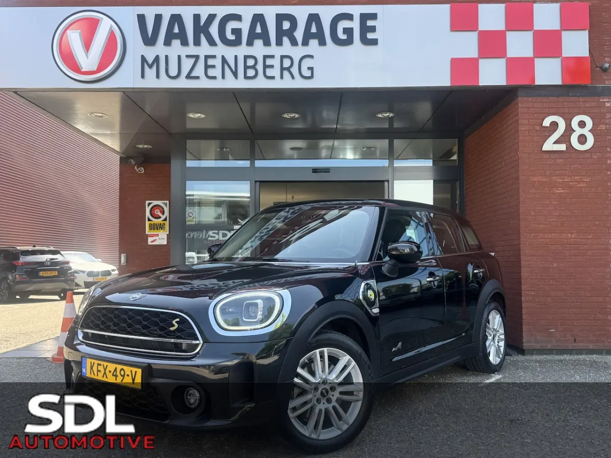 1.5 Cooper S E ALL4 // FULL LED // VOL LEDER // NAVI // CAMERA // PDC // CLIMA // STOELVER