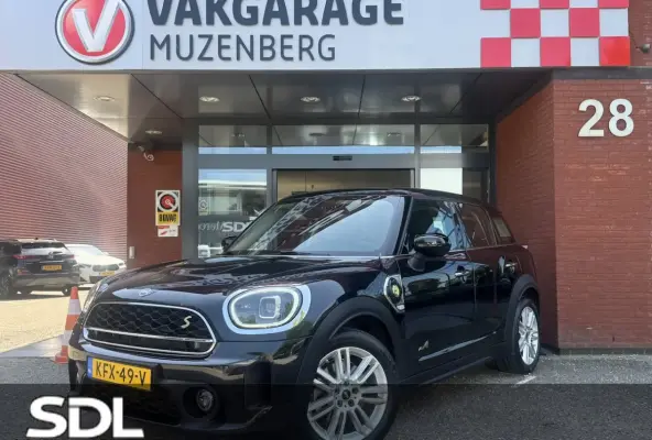 1.5 Cooper S E ALL4 // FULL LED // VOL LEDER // NAVI // CAMERA // PDC // CLIMA // STOELVER