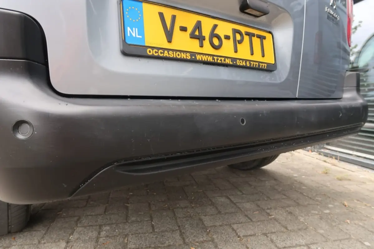 1.2 P.T. Premium Lange uitvoering met benzinemotor (marge)