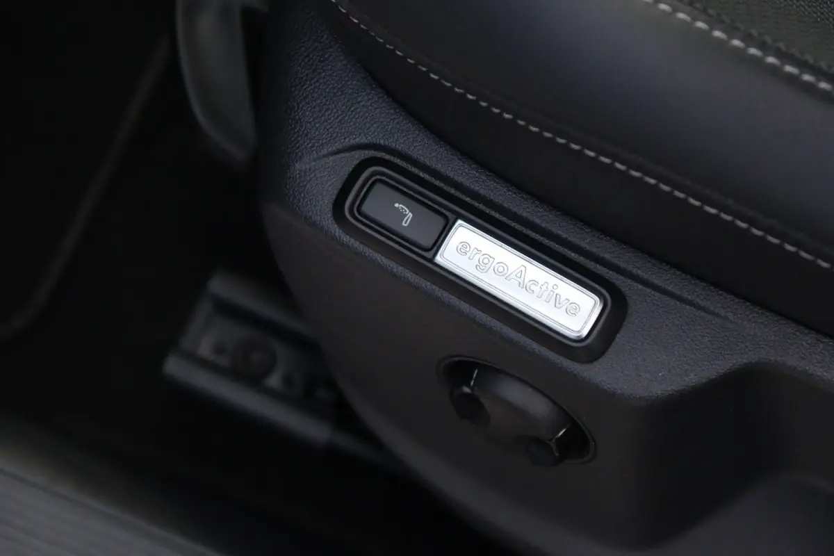 1.0 TSI R-Line | ACC | Carplay | DAB |