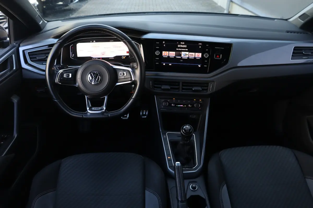 1.0 TSI R-Line | Matrix | Virtual Cockpit | 17 Inch |