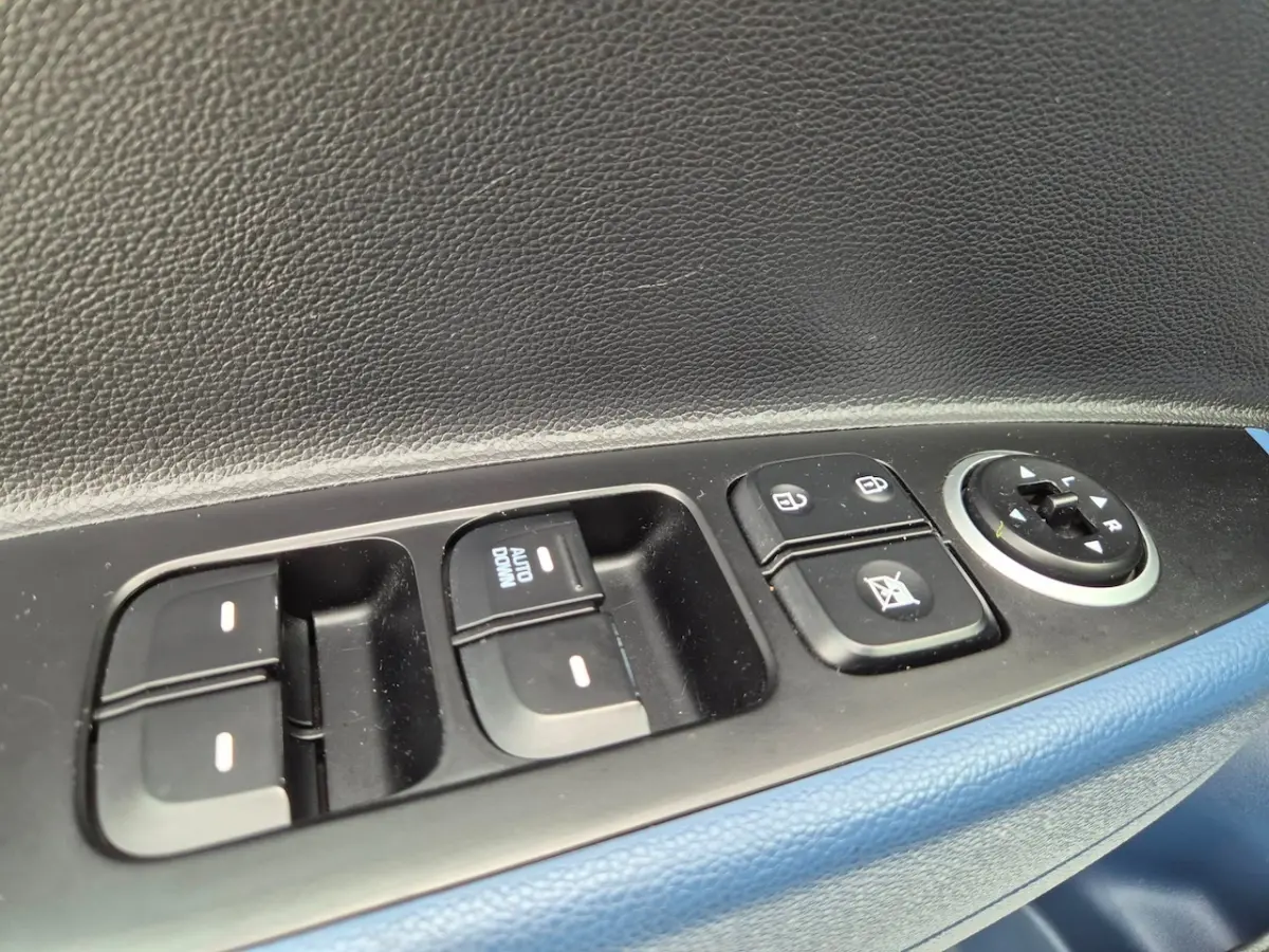 1.0i Automaat - 5 drs - Airco - Stoelverwarming - Stuurverwarming - Rijklaar