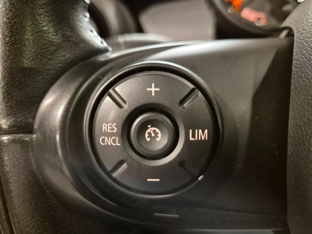 1.5 Pepper - Panoramadak - Navigatie - Airco - Cruise - NL Auto