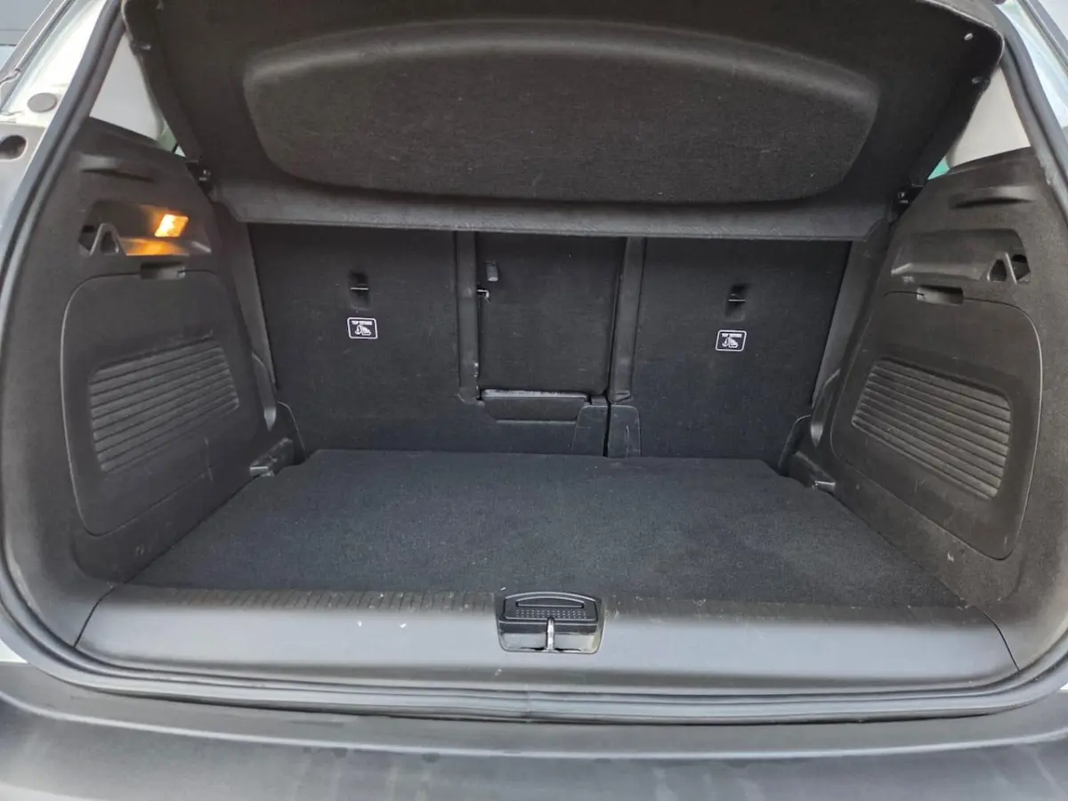 1.2 Turbo Ultimate Auto | Alcantara Bekl | Pano Dak | Stoelverw | Stuurverw | Camera + Sen