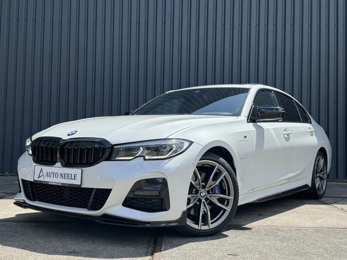 330e M Sport 292 pk PANO, Stuurverw, Elektr Zetels