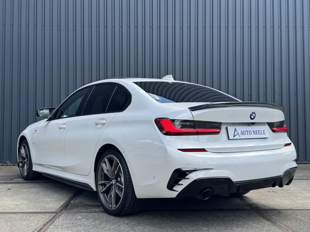 330e M Sport 292 pk PANO, Stuurverw, Elektr Zetels