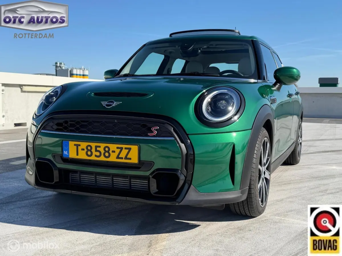 2.0 John Cooper Works leder camera pano