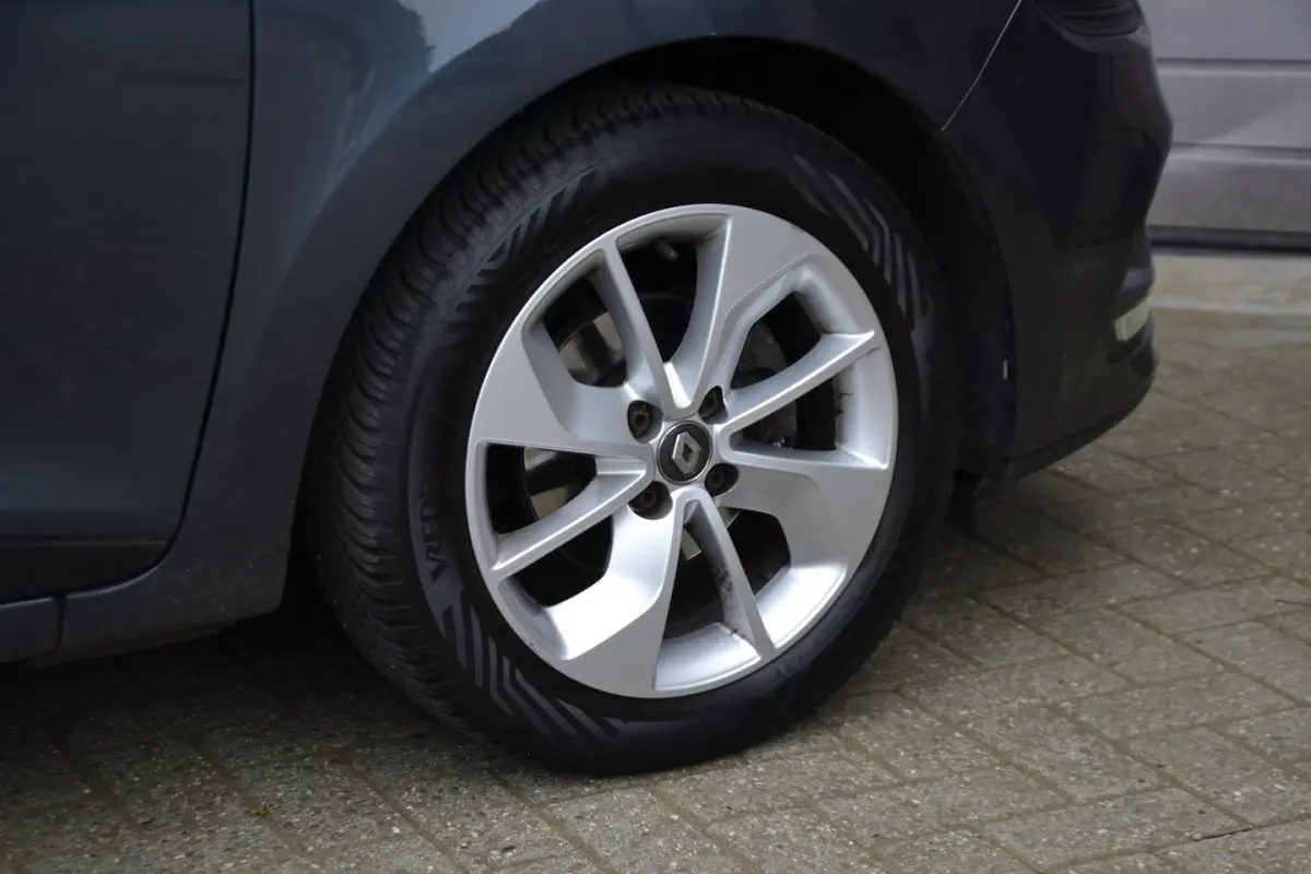 0.9 TCe Limited 90PK | Cruise Control | Navigatie | Parkeersensoren