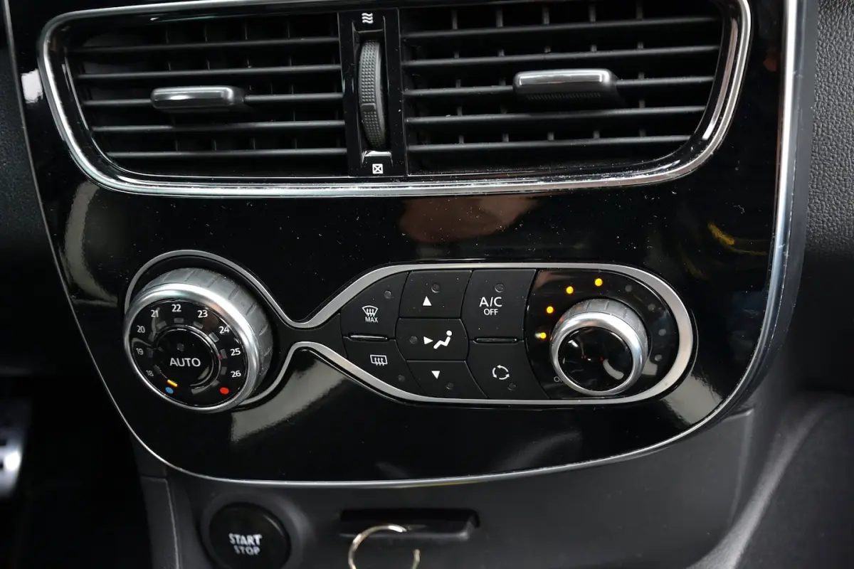 1.2 TCe 120PK Bose | Clima | Camera | LED