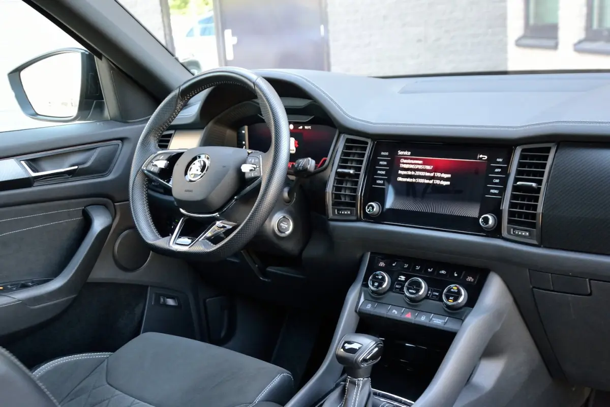 1.5 TSI Sportline Business 7p. Automaat | Keyless | Achteruitrijcamera | Stoelverwarming