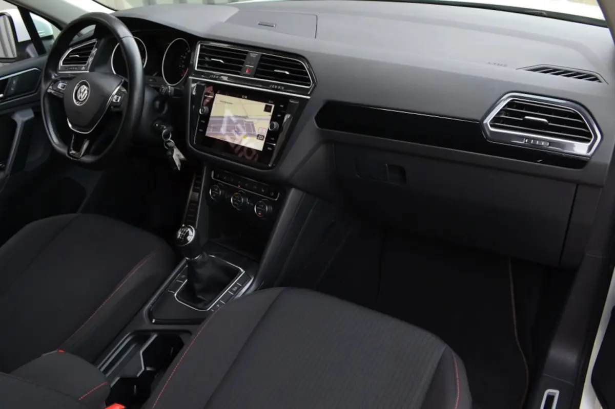 1.4 TSI BMT Sound R-Line LED/ACC/19'' inch/Carplay
