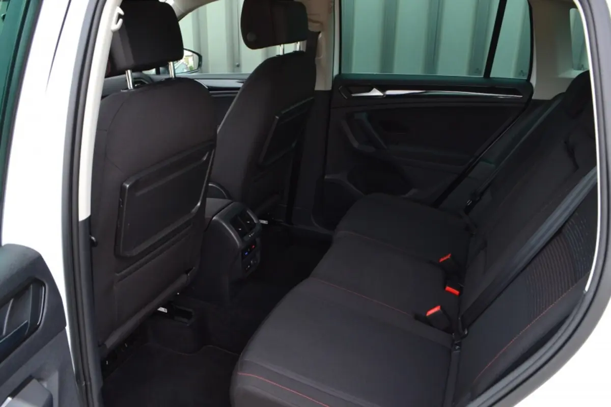 1.4 TSI BMT Sound R-Line LED/ACC/19'' inch/Carplay
