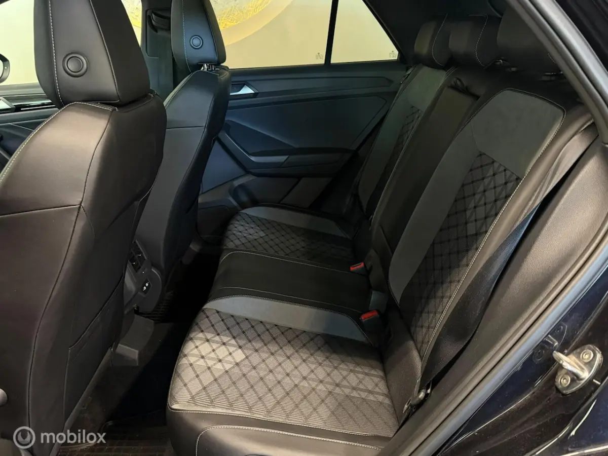 1.5 TSI 3x R-Line Panorama/Keyless/Black Style/Camera
