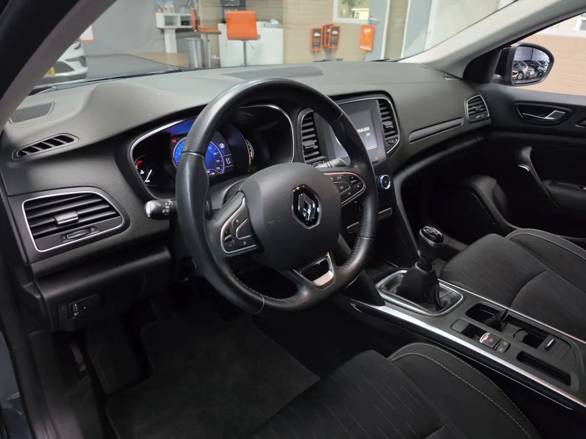 1.3 TCe Limited NAVI TREKHAAK NAP NL AUTO