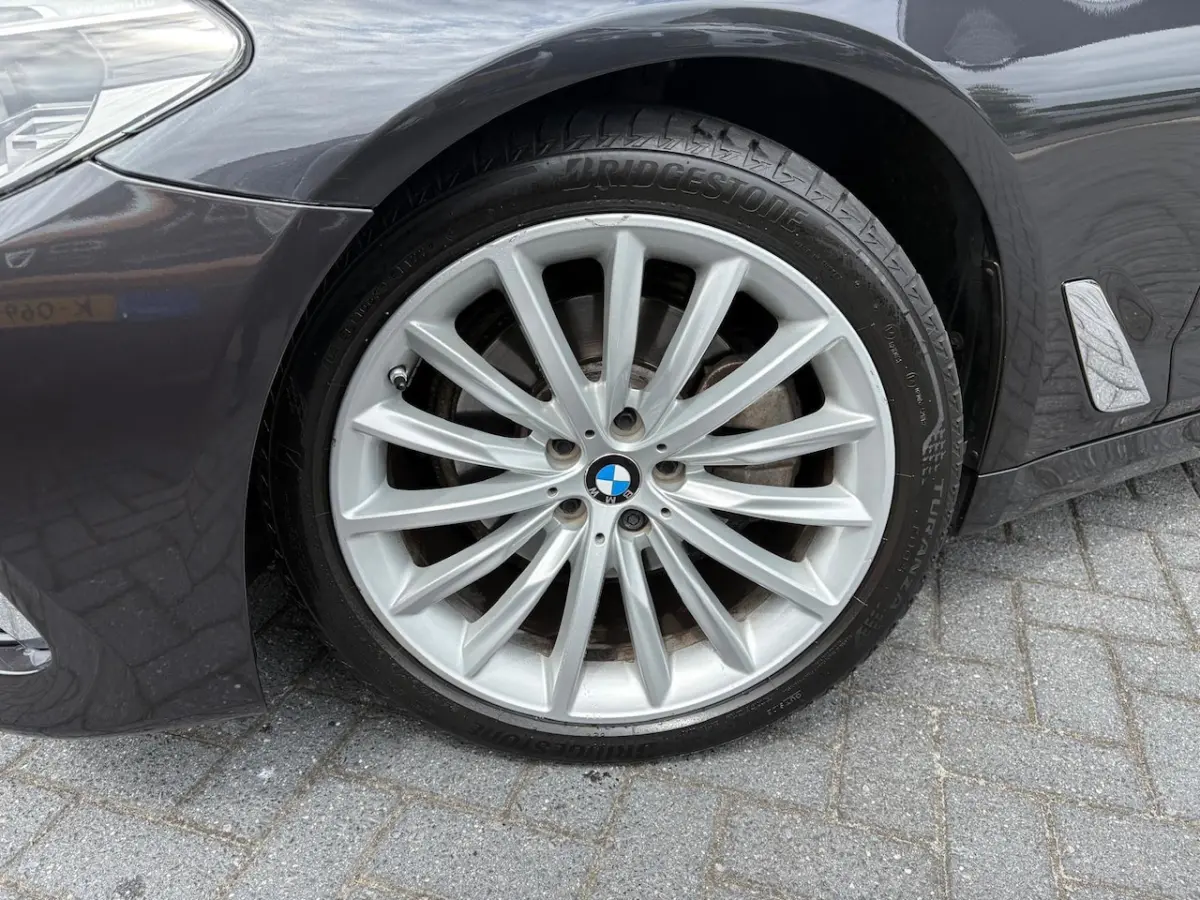 520i High Executive | Stoelverwarming | Memory | Navi | PDC | Climate | Cruise | Dealer On
