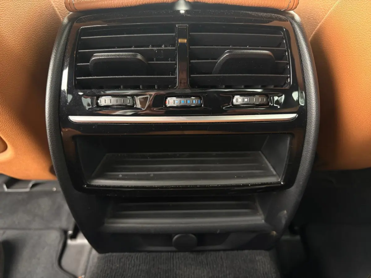 520i High Executive | Stoelverwarming | Memory | Navi | PDC | Climate | Cruise | Dealer On