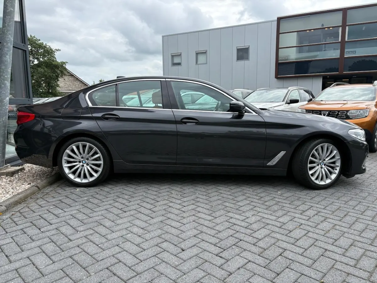 520i High Executive | Stoelverwarming | Memory | Navi | PDC | Climate | Cruise | Dealer On