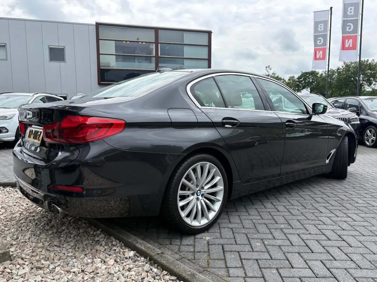 520i High Executive | Stoelverwarming | Memory | Navi | PDC | Climate | Cruise | Dealer On