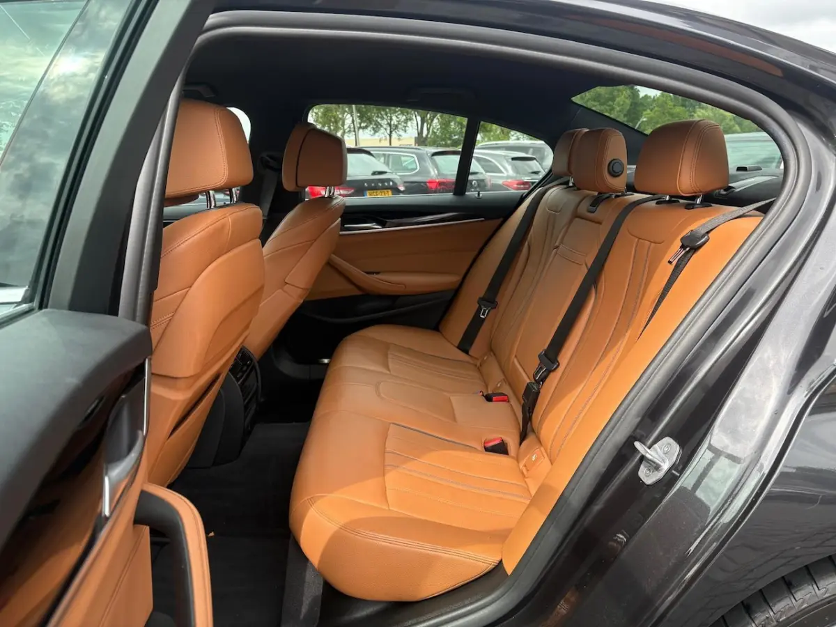 520i High Executive | Stoelverwarming | Memory | Navi | PDC | Climate | Cruise | Dealer On