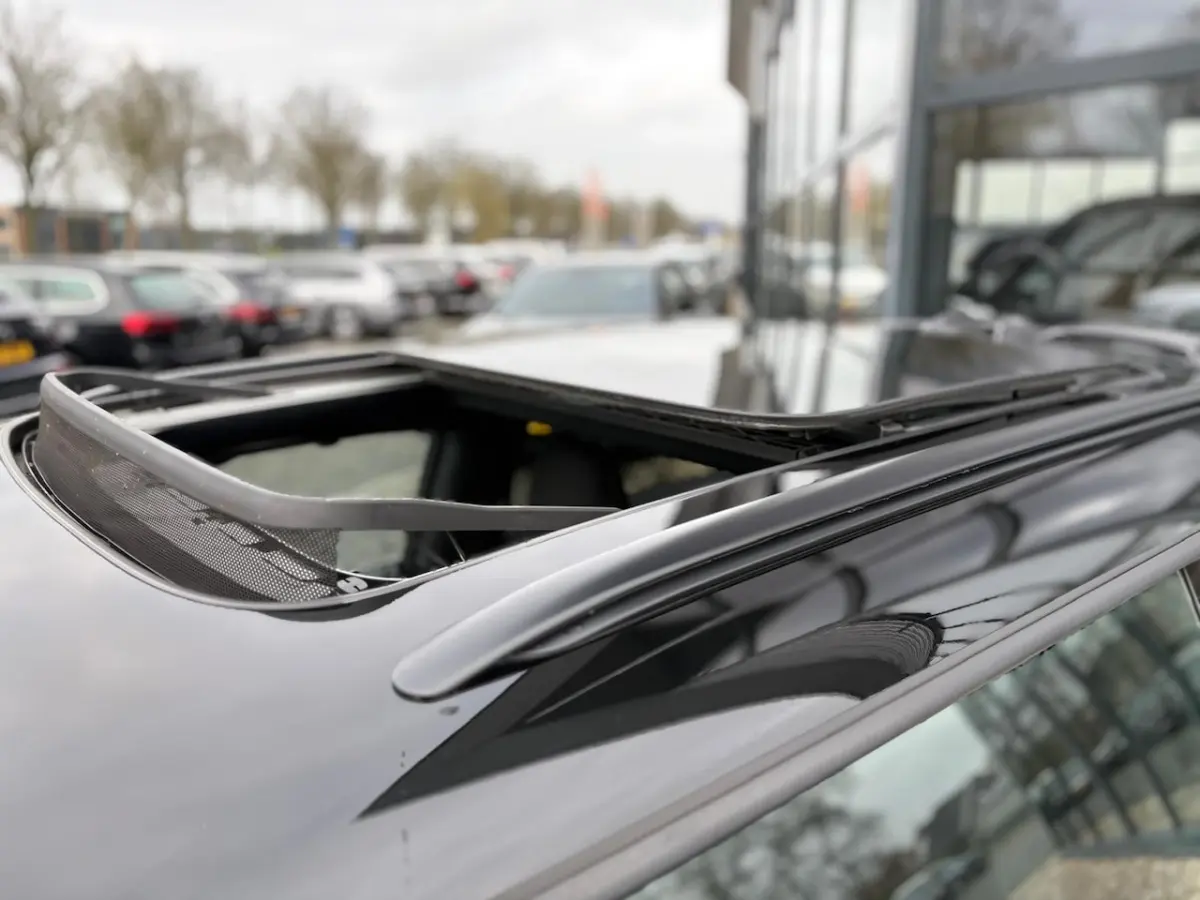 2.0 Chili Serious Business| JCW | Automaat | Stoelverwarming | Camera | Pano | Navi | Head