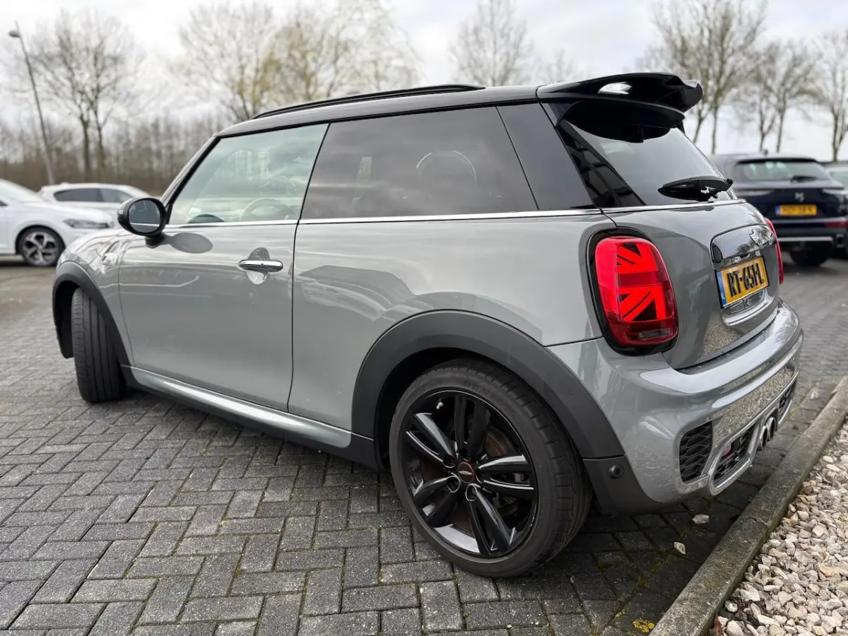 2.0 Chili Serious Business| JCW | Automaat | Stoelverwarming | Camera | Pano | Navi | Head