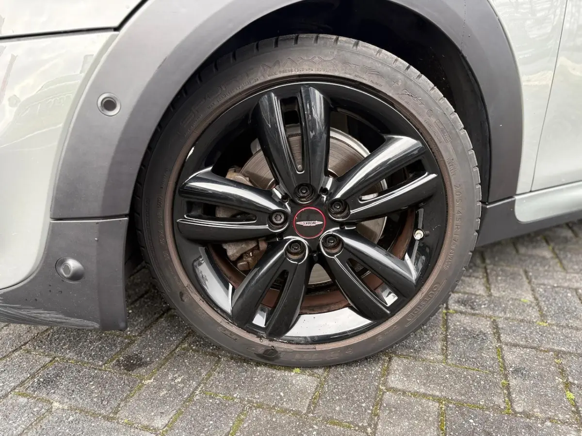 2.0 Chili Serious Business| JCW | Automaat | Stoelverwarming | Camera | Pano | Navi | Head