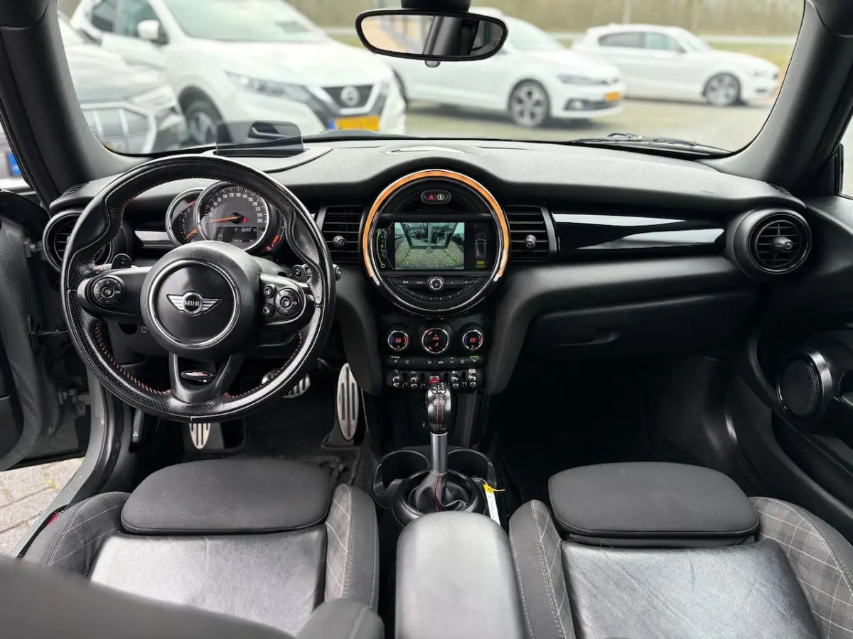 2.0 Chili Serious Business| JCW | Automaat | Stoelverwarming | Camera | Pano | Navi | Head
