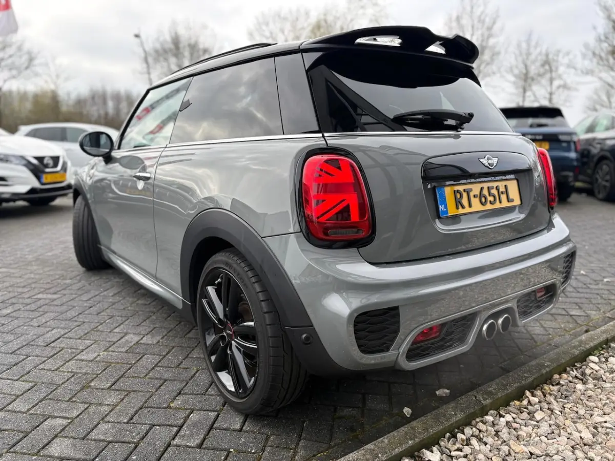 2.0 Chili Serious Business| JCW | Automaat | Stoelverwarming | Camera | Pano | Navi | Head