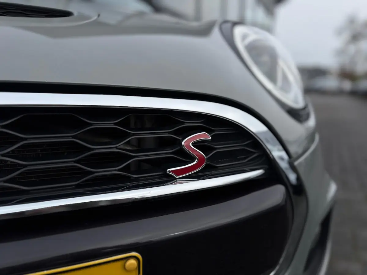 2.0 Chili Serious Business| JCW | Automaat | Stoelverwarming | Camera | Pano | Navi | Head
