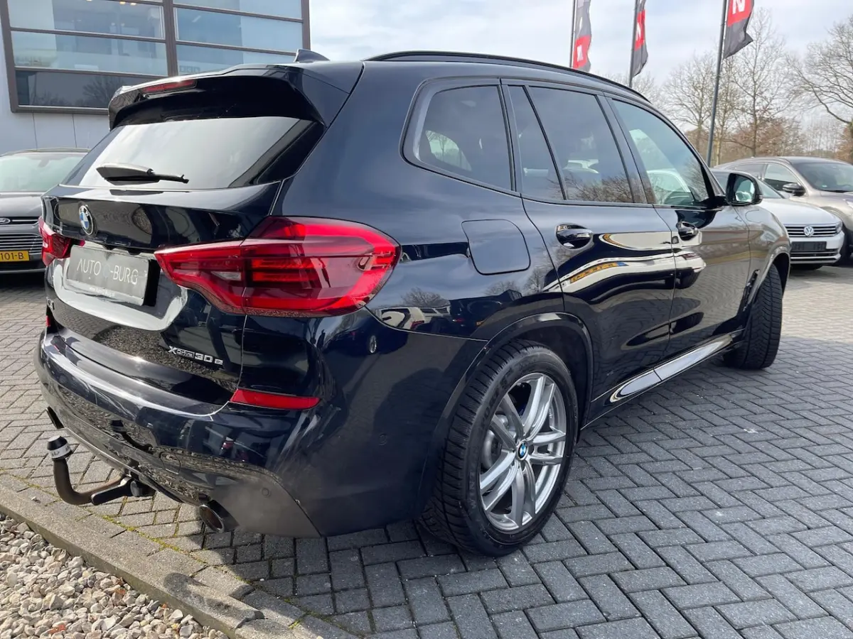 Plug-in Hybrid M-Sport | Panorama | Camera | Leder | Trekhaak