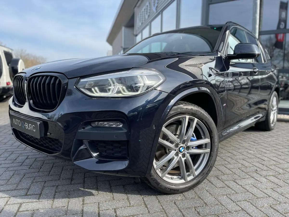 Plug-in Hybrid M-Sport | Panorama | Camera | Leder | Trekhaak