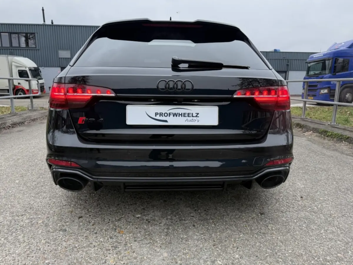 RS4 2.9 TFSI quattro Pano/Ceramic/360/B&O