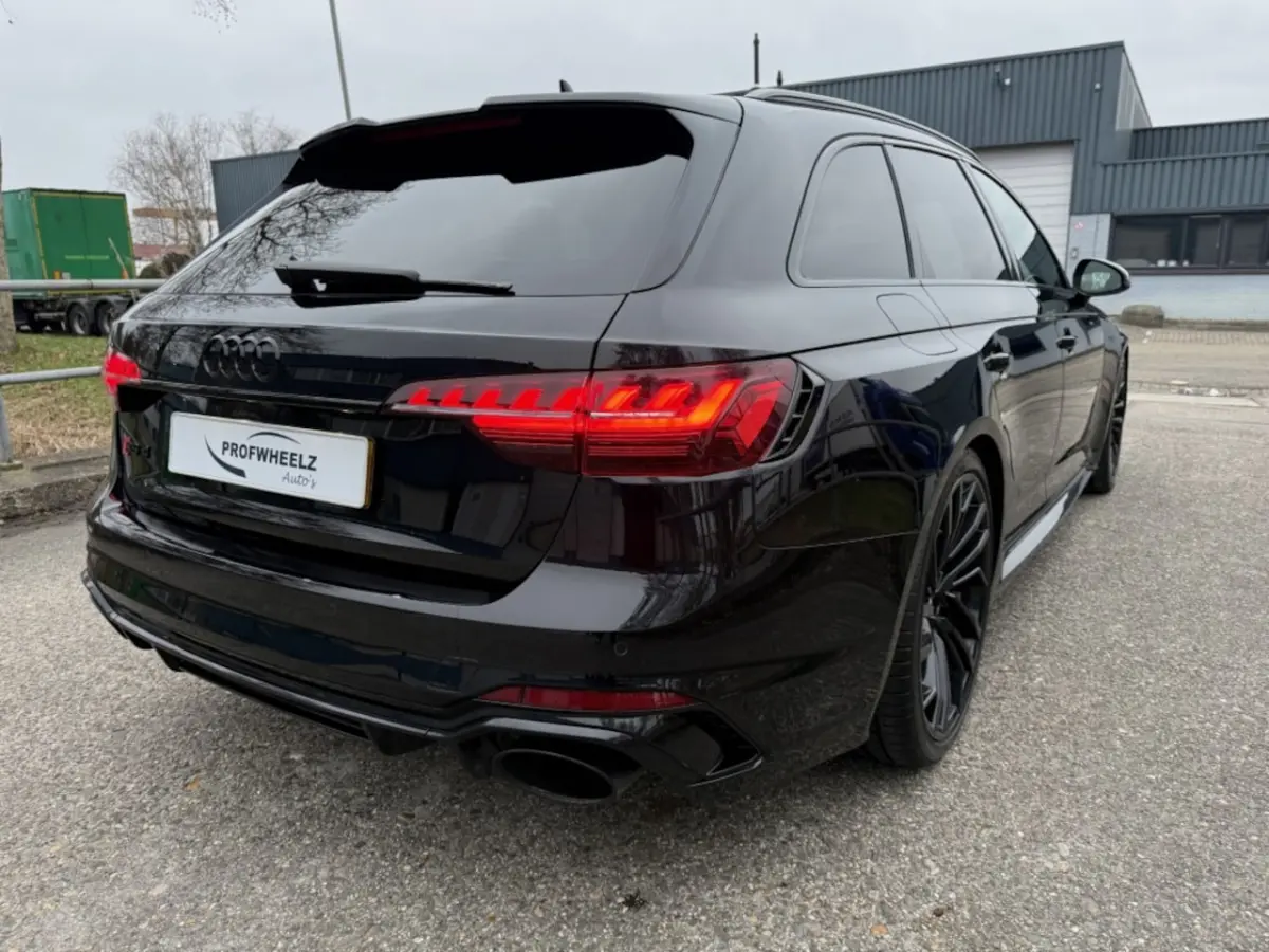 RS4 2.9 TFSI quattro Pano/Ceramic/360/B&O