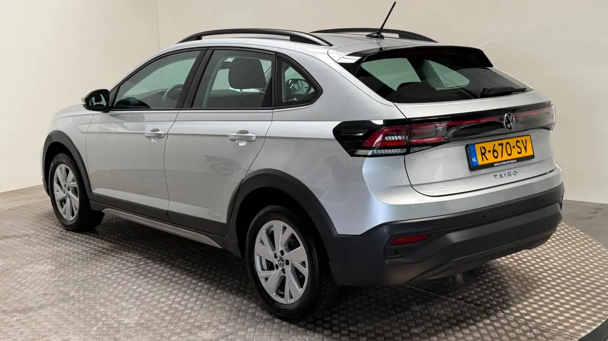 1.0 TSI Life benzine automaat navigatie carplay parkeersensoren cruisecontrole