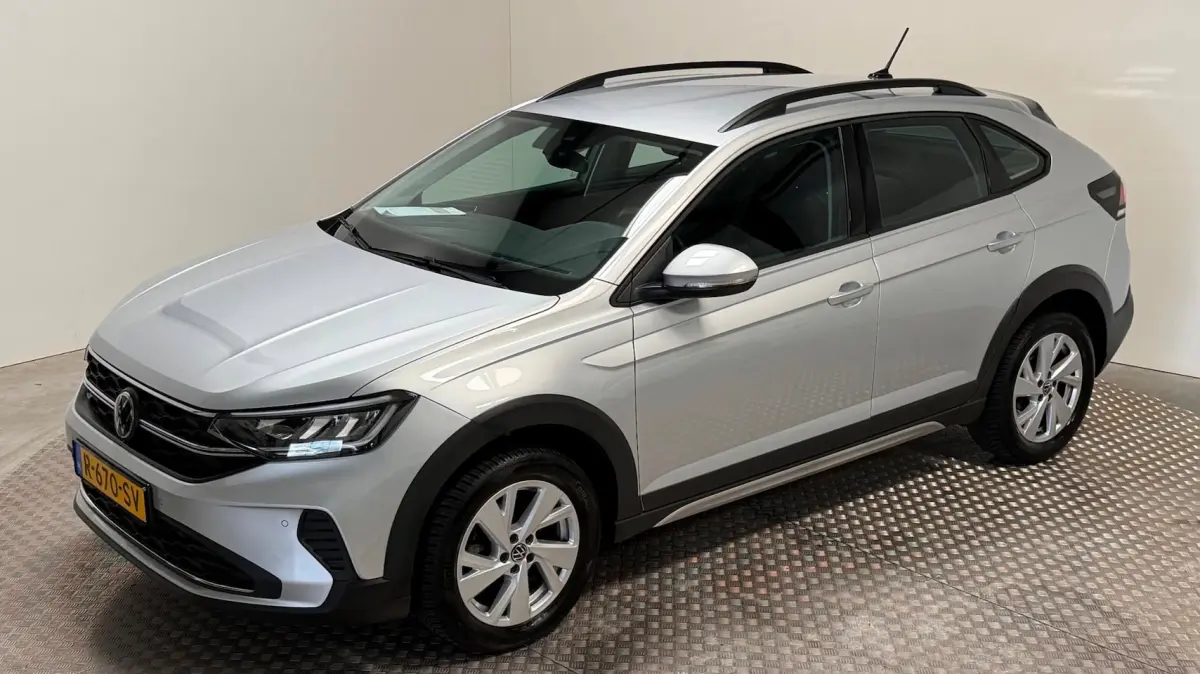1.0 TSI Life benzine automaat navigatie carplay parkeersensoren cruisecontrole