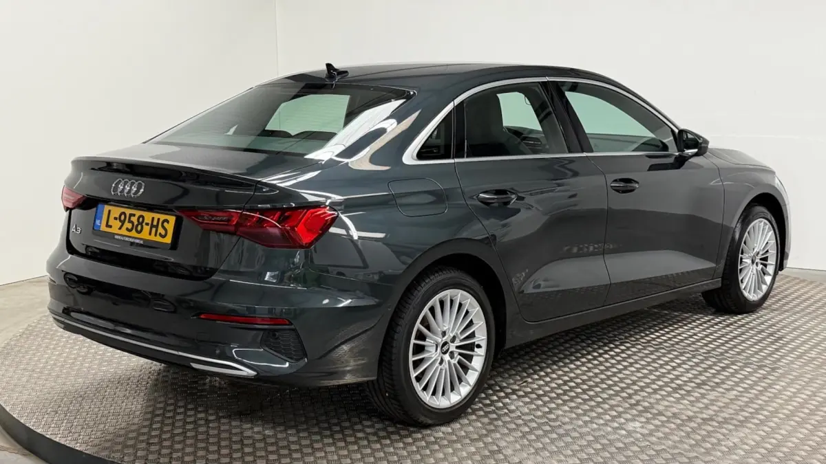 30 TFSI Business edition benzine automaat camera parkeersensoren carplay led