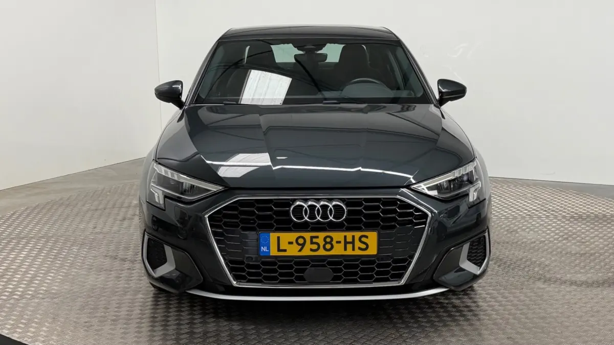 30 TFSI Business edition benzine automaat camera parkeersensoren carplay led
